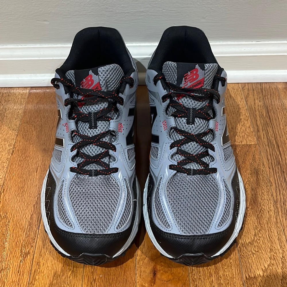 Mens Nonslip New balance 510 v3 , special Shoes for Crews soles, lightly worn